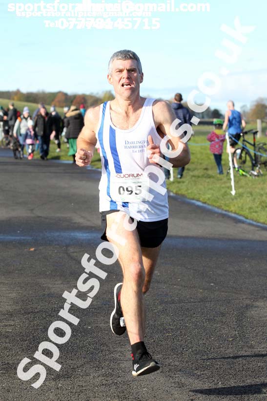 Senior men and women, Heaton Memorial 10k Road Race, Town Moor, Newcastle.  Photo: David T. Hewitson/Sports for All Pics